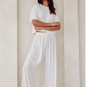Crisp White Wide Leg Pants with High Waist